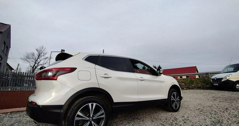 Nissan Qashqai cena 72900 przebieg: 112447, rok produkcji 2019 z Przysucha małe 56